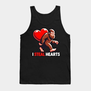 Bigfoot I Steal Hearts Funny Valentine's Day Bigfoot Holding Heart Lover Gifts Tank Top